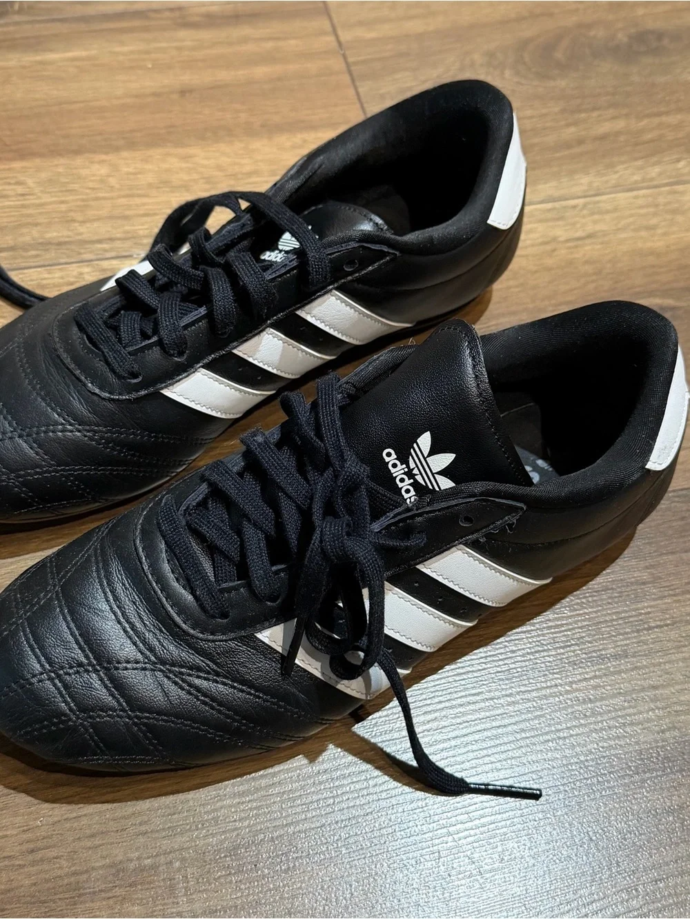 Adidas Women’s Black & White Classic Trainers